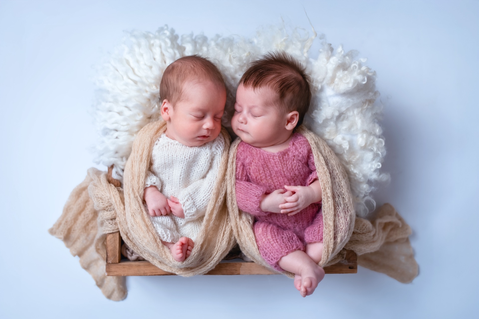 NEWBORN FOCENÍ  2-4 hodiny